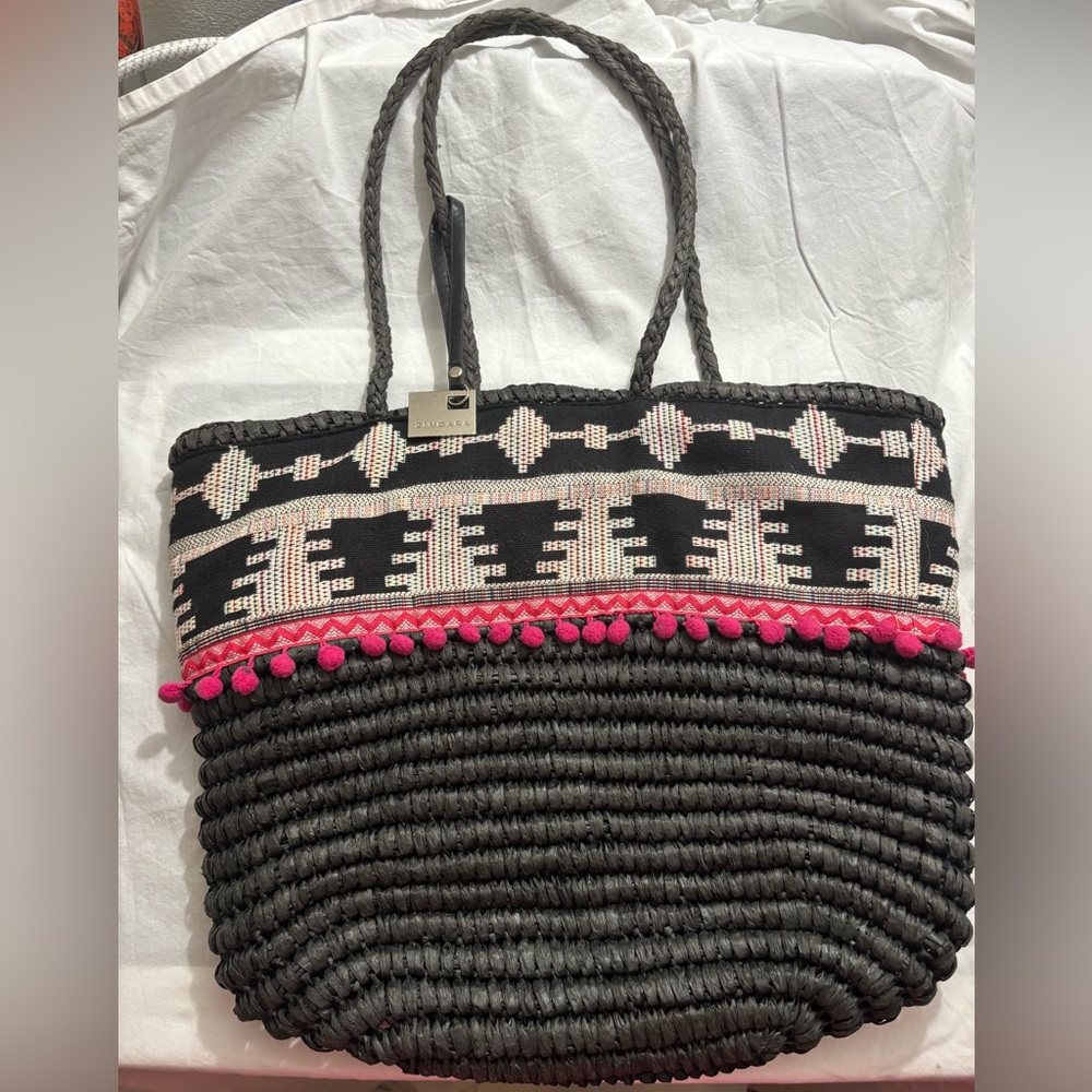 Zíngara Woven Tote, black with hot pink tassels. Large tote boho beach natural